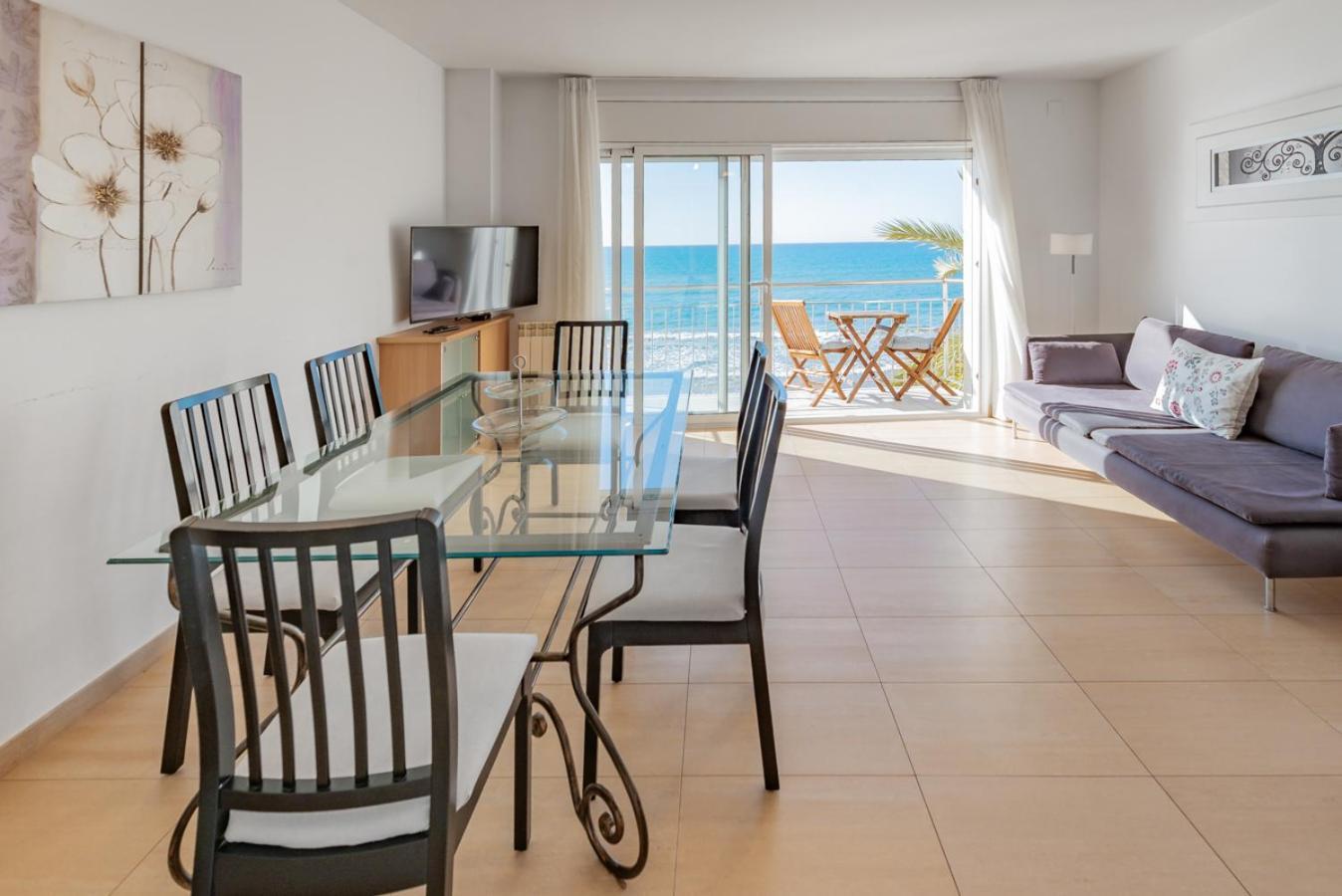 Insitges Sant Sebastia'S Beach Esterno foto