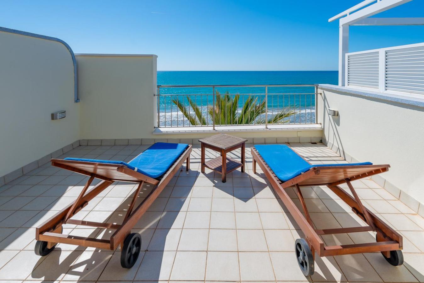 Insitges Sant Sebastia'S Beach Esterno foto