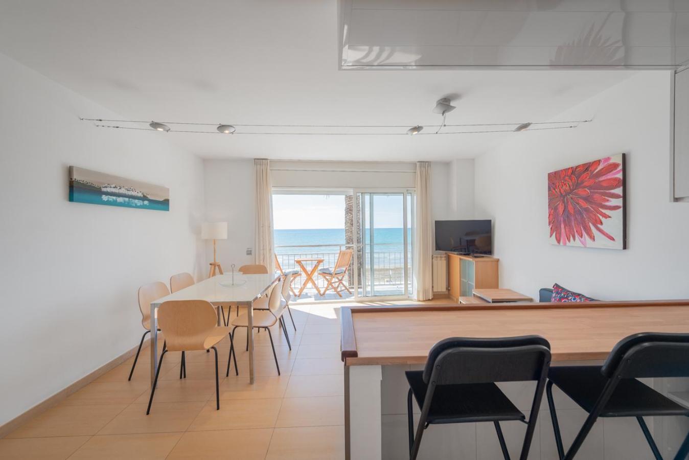 Insitges Sant Sebastia'S Beach Esterno foto