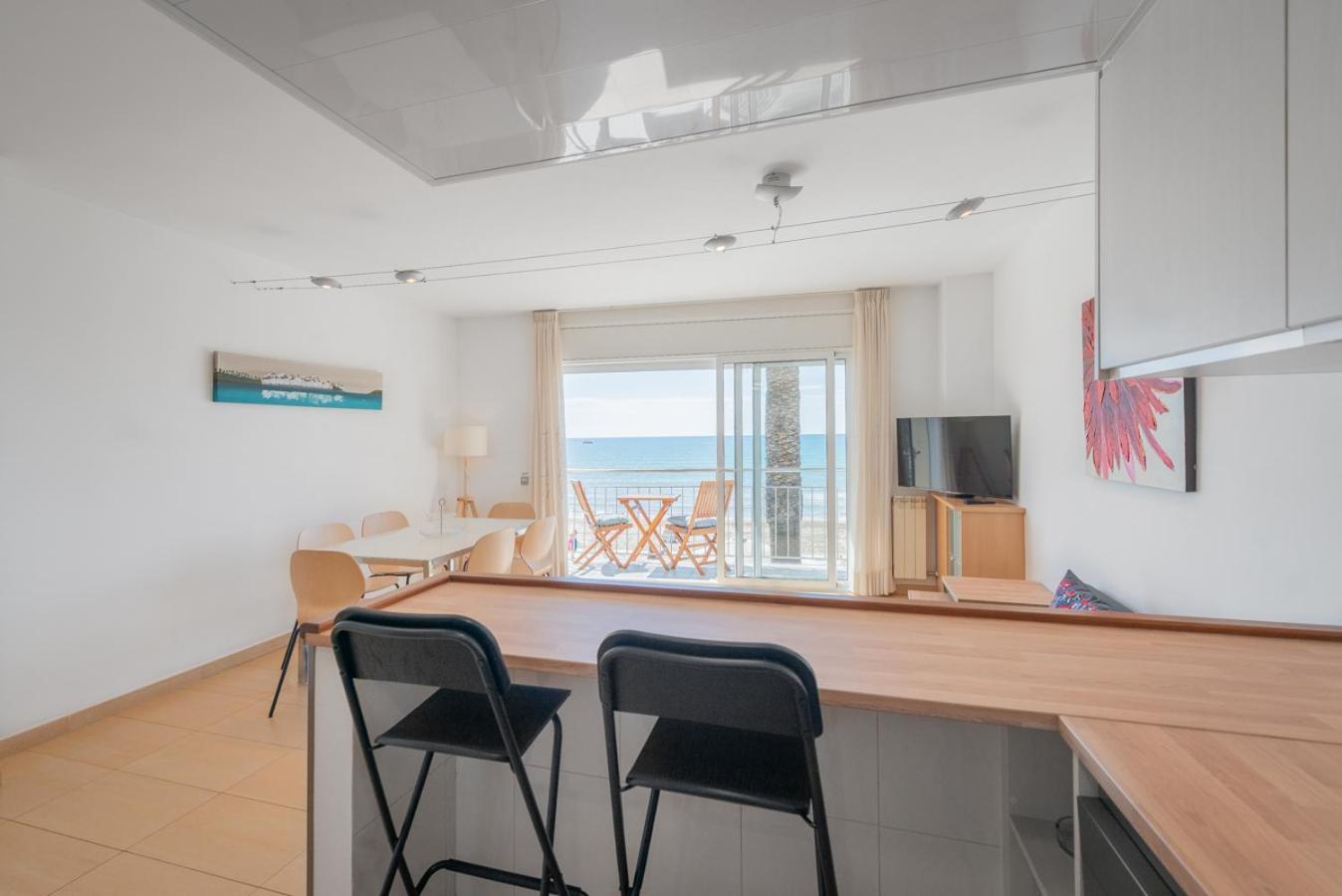 Insitges Sant Sebastia'S Beach Esterno foto