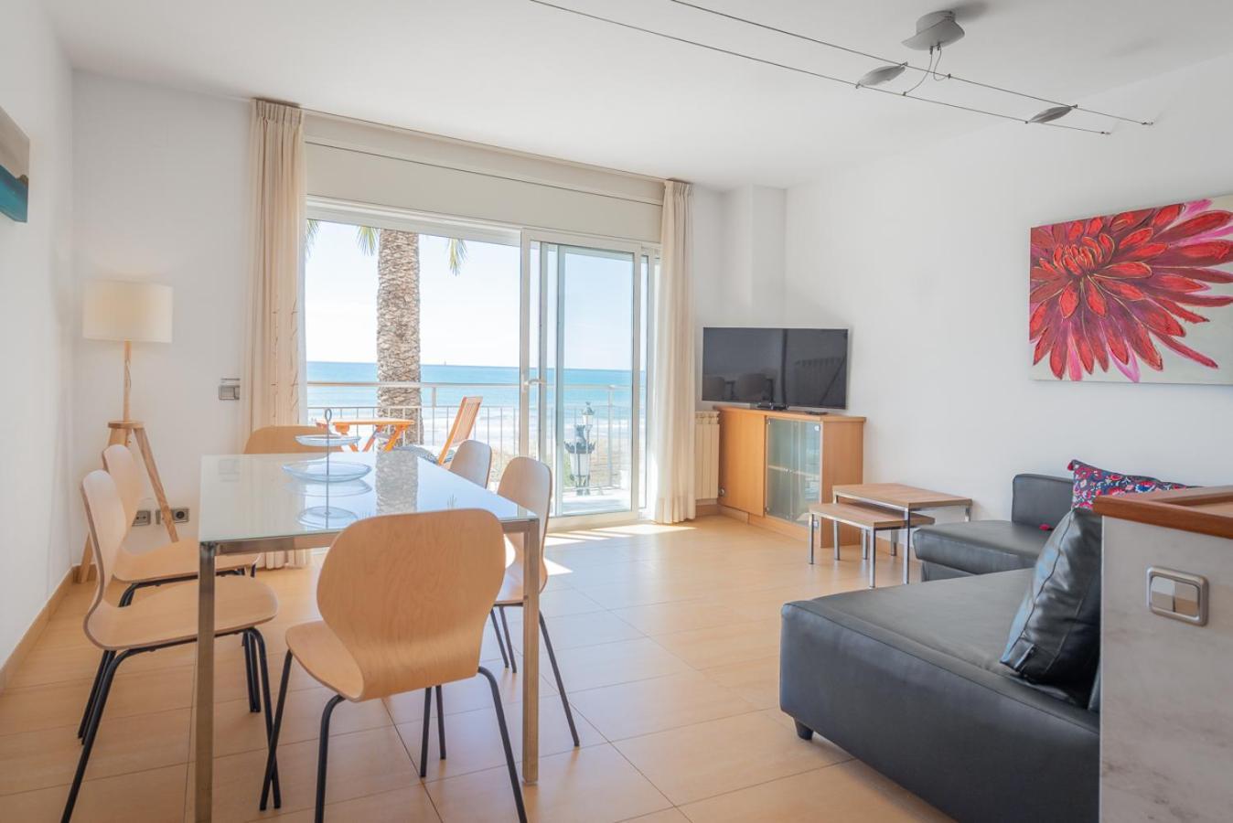 Insitges Sant Sebastia'S Beach Esterno foto